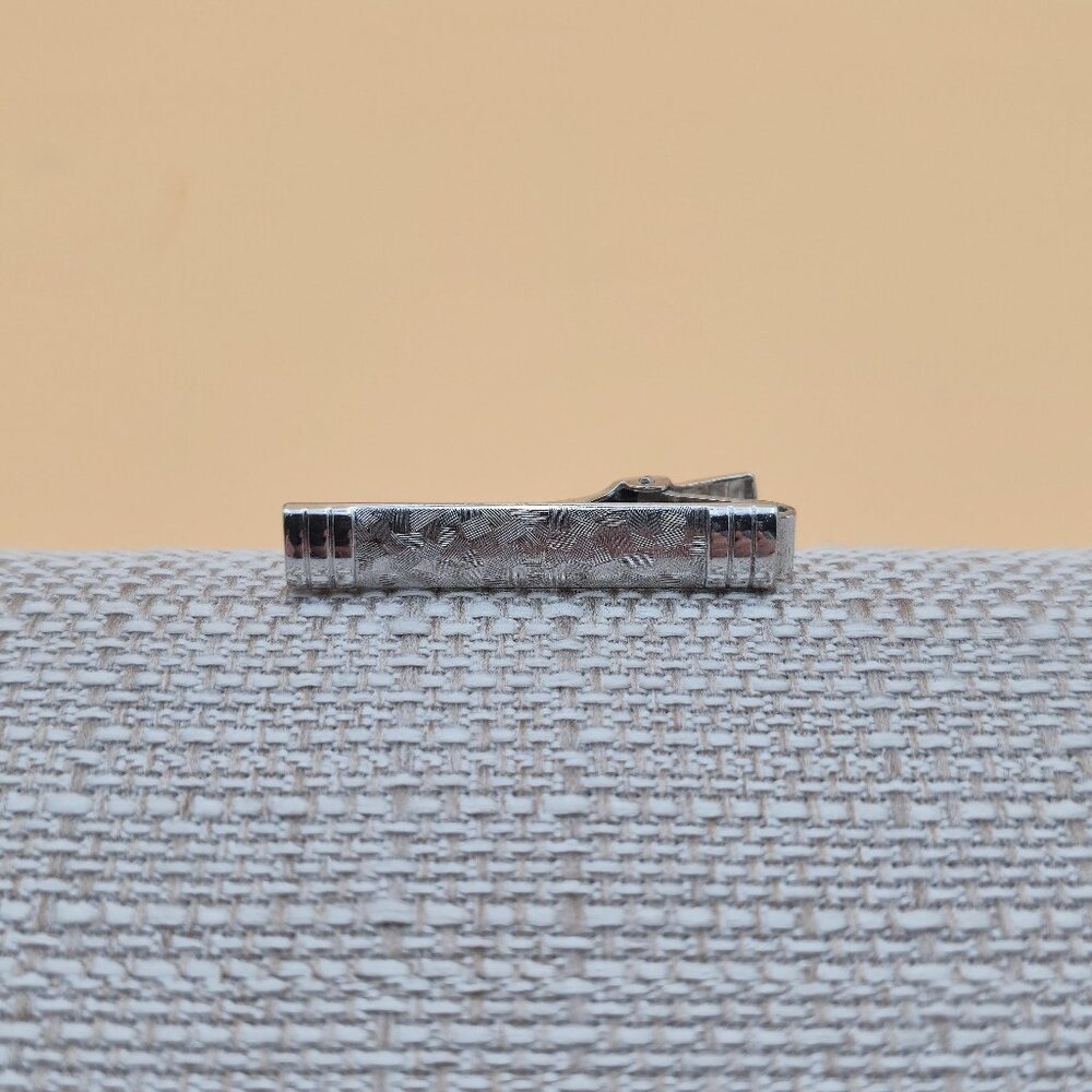 Textured Pattern Bright Tie Clip A5989